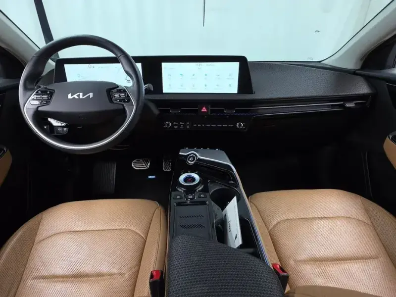2022 Kia EV6 с пробегом 64 123 км