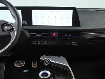 2022 Kia EV6 с пробегом 64 123 км