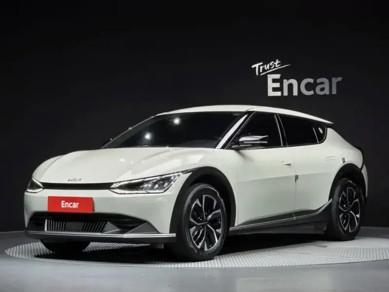 2023 Kia EV6 с пробегом 8 407 км
