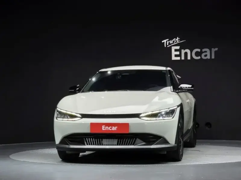 2023 Kia EV6 с пробегом 8 407 км