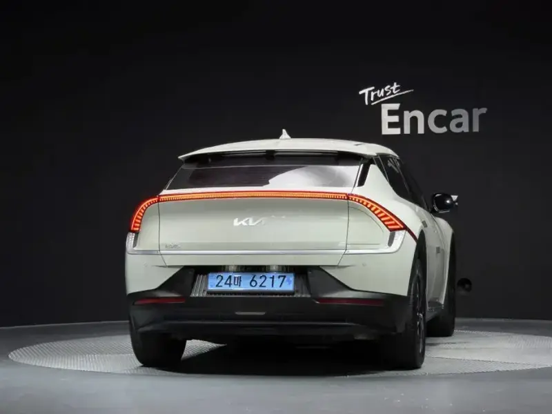 2023 Kia EV6 с пробегом 8 407 км