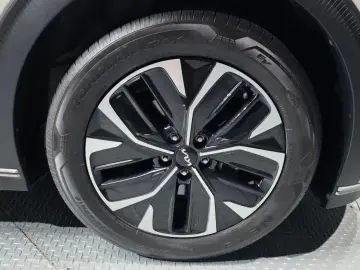 2023 Kia EV6 с пробегом 8 407 км