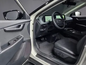 2023 Kia EV6 с пробегом 8 407 км