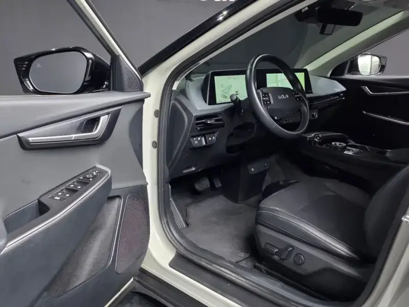 2023 Kia EV6 с пробегом 8 407 км