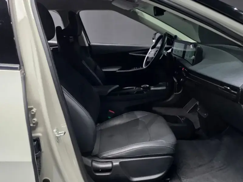 2023 Kia EV6 с пробегом 8 407 км