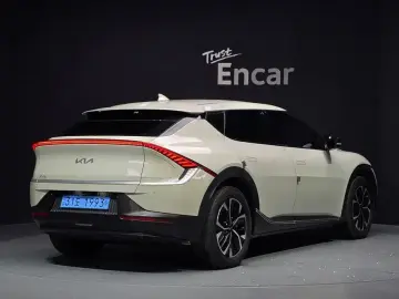 2023 Kia EV6 с пробегом 24 304 км