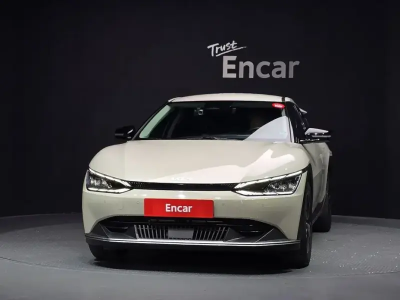 2023 Kia EV6 с пробегом 24 304 км