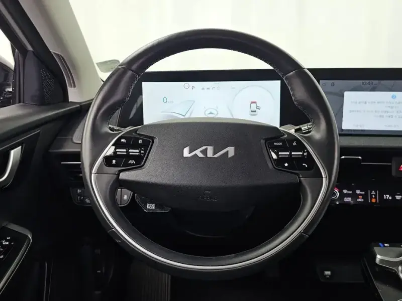 2023 Kia EV6 с пробегом 24 304 км