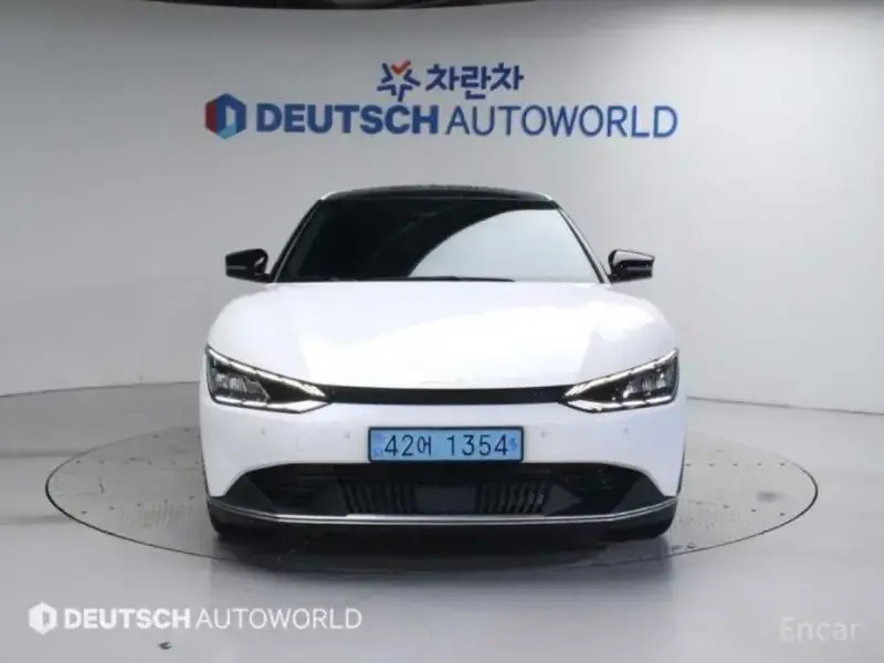 2023 Kia EV6 с пробегом 43 660 км