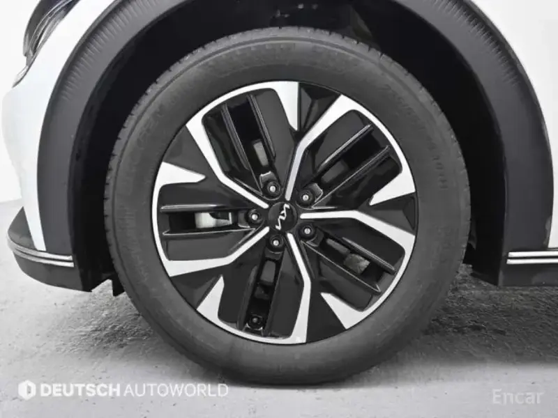 2023 Kia EV6 с пробегом 43 660 км