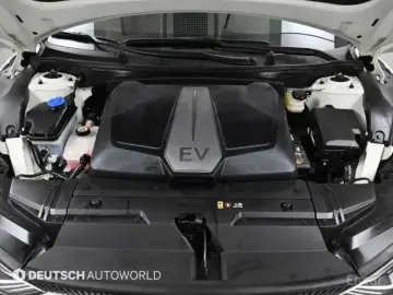 2023 Kia EV6 с пробегом 43 660 км