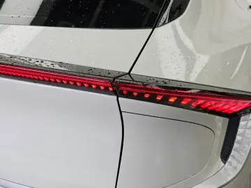 2023 Kia EV6 с пробегом 24 304 км