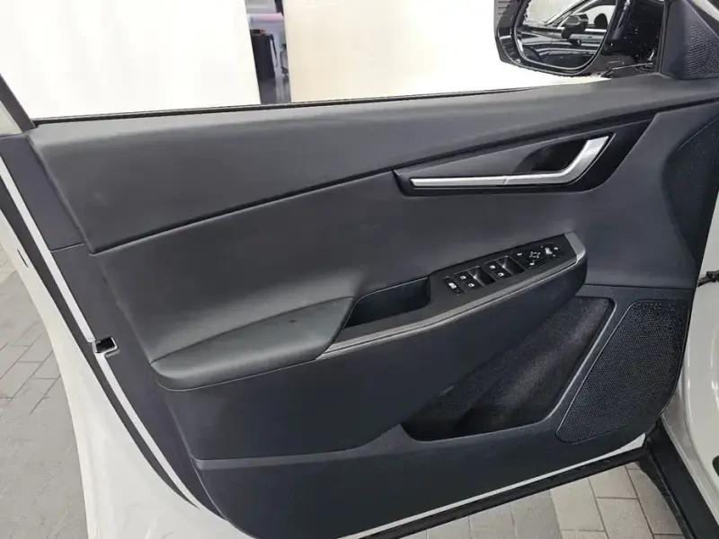 2023 Kia EV6 с пробегом 24 304 км