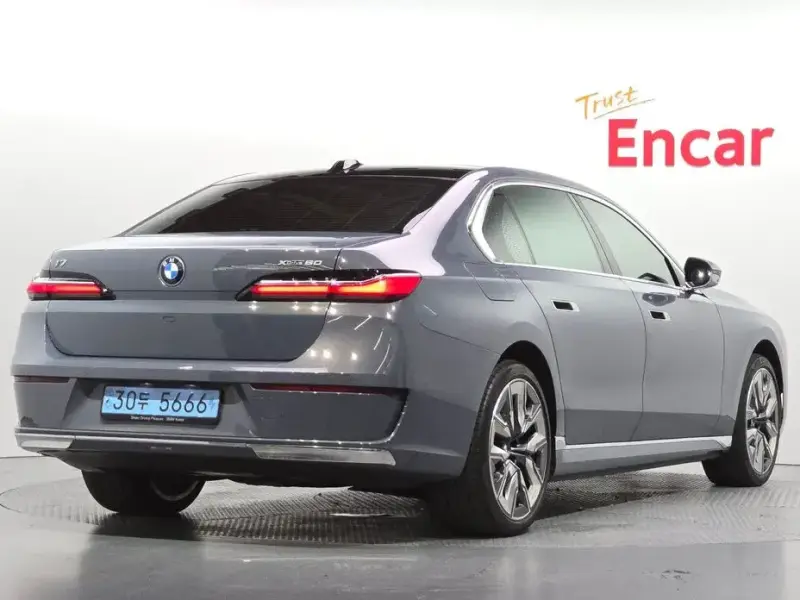 2023 BMW i7 с пробегом 38 841 км