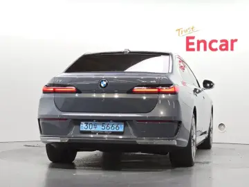 2023 BMW i7 с пробегом 38 841 км