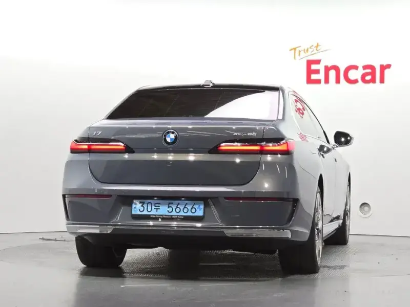 2023 BMW i7 с пробегом 38 841 км