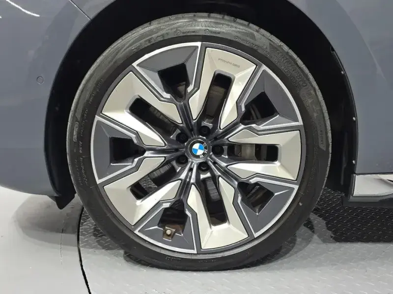 2023 BMW i7 с пробегом 38 841 км