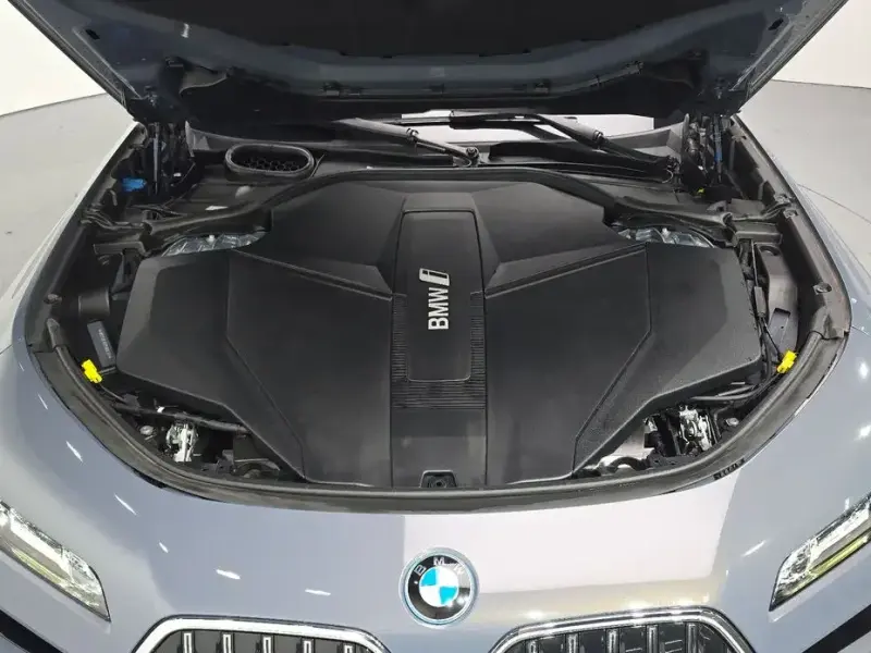 2023 BMW i7 с пробегом 38 841 км