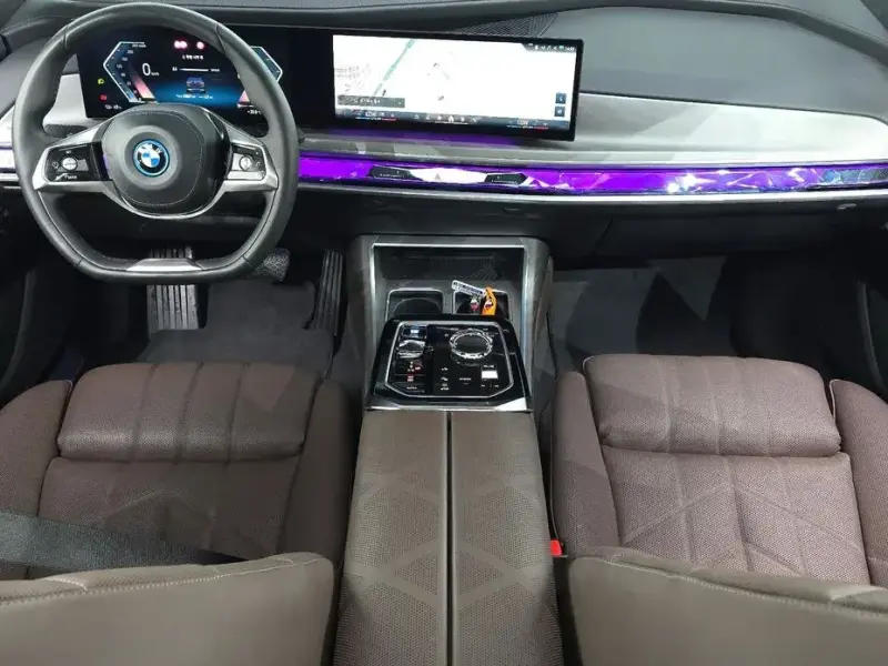 2023 BMW i7 с пробегом 38 841 км