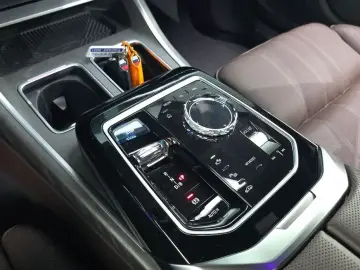 2023 BMW i7 с пробегом 38 841 км