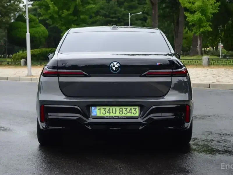 2025 BMW i7 с пробегом 19 850 км