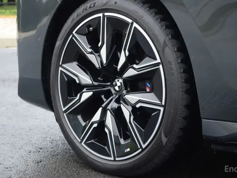 2025 BMW i7 с пробегом 19 850 км
