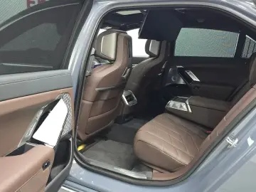2023 BMW i7 с пробегом 38 841 км