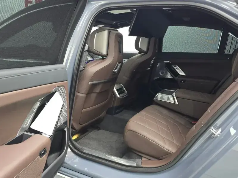2023 BMW i7 с пробегом 38 841 км