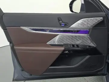 2023 BMW i7 с пробегом 38 841 км