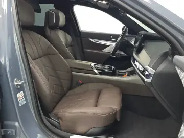 2023 BMW i7 с пробегом 38 841 км