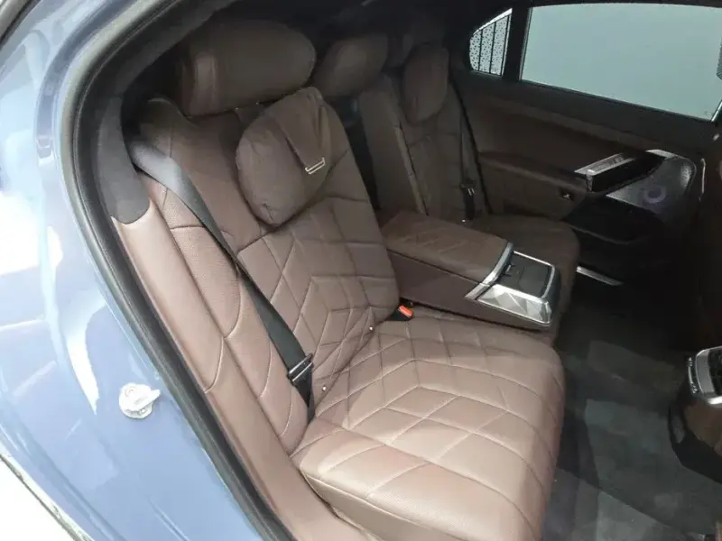 2023 BMW i7 с пробегом 38 841 км