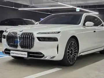BMW i7