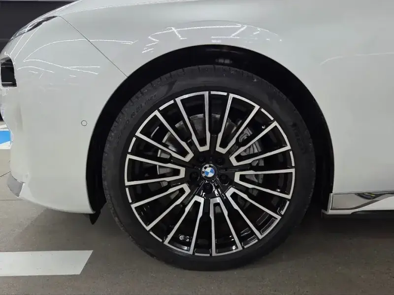 2026 BMW i7 с пробегом 1 900 км