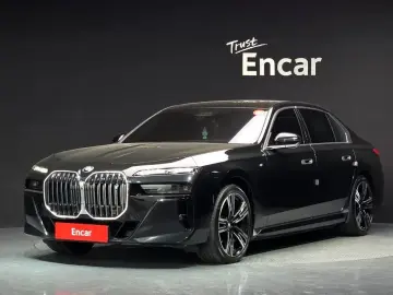 BMW i7
