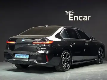 2023 BMW i7 с пробегом 105 525 км