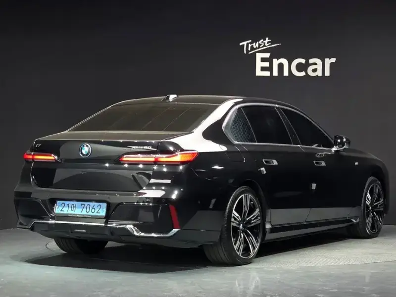 2023 BMW i7 с пробегом 105 525 км
