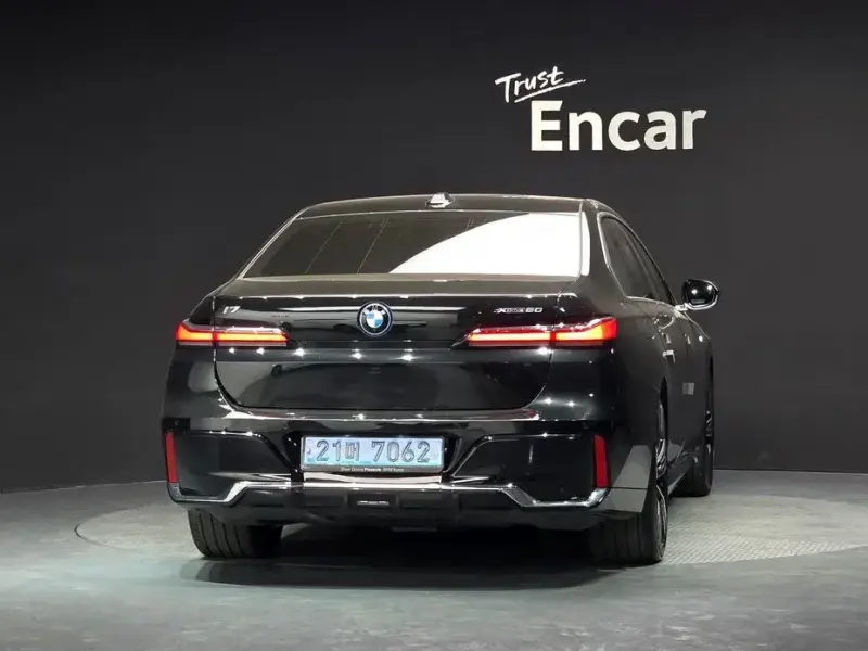 2023 BMW i7 с пробегом 105 525 км