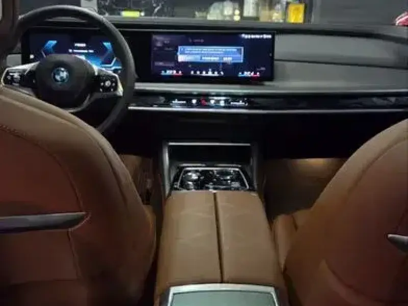 2026 BMW i7 с пробегом 1 900 км