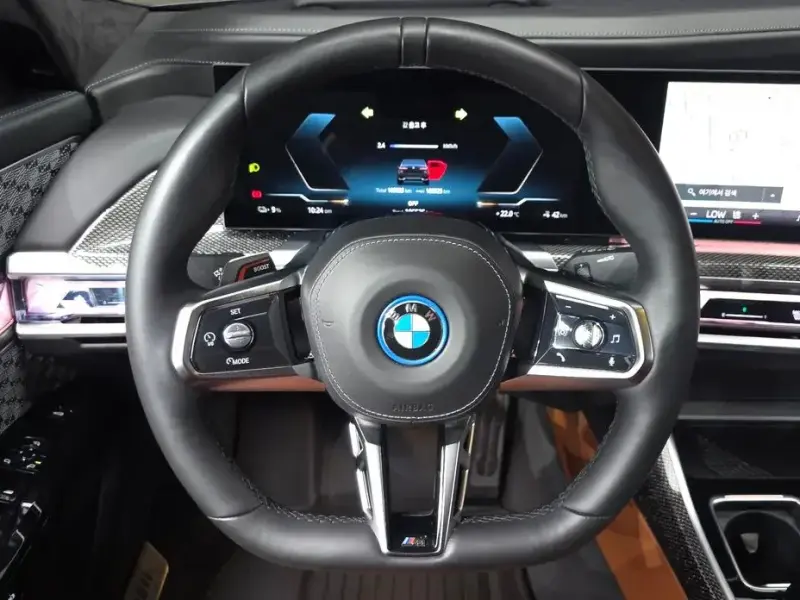 2023 BMW i7 с пробегом 105 525 км