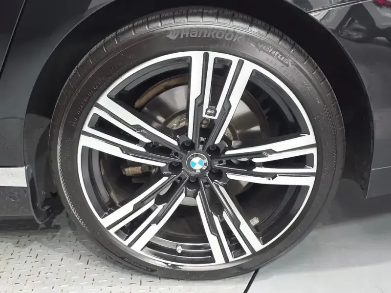 2023 BMW i7 с пробегом 105 525 км