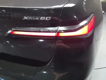 2023 BMW i7 с пробегом 105 525 км
