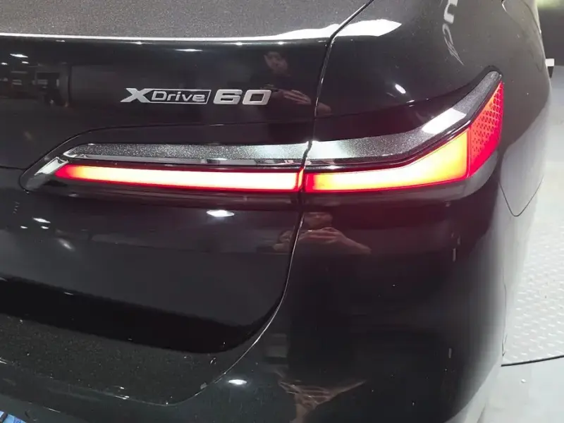 2023 BMW i7 с пробегом 105 525 км