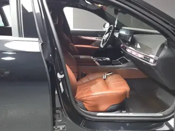 2023 BMW i7 с пробегом 105 525 км
