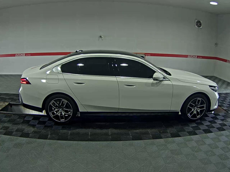 2023 BMW 5 серии с пробегом 41 467 км