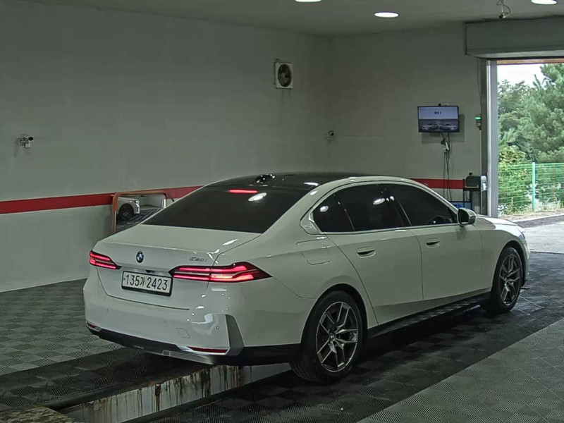 2023 BMW 5 серии с пробегом 41 467 км
