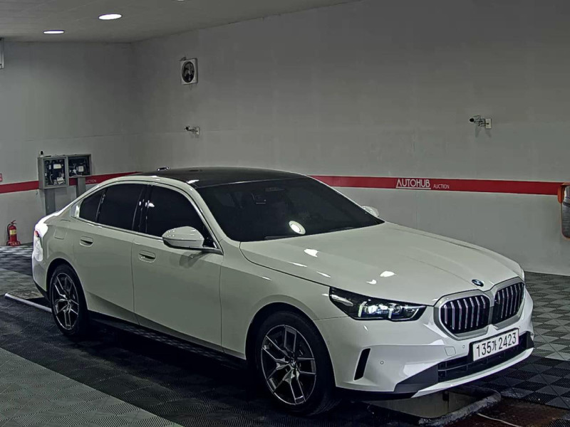 2023 BMW 5 серии с пробегом 41 467 км
