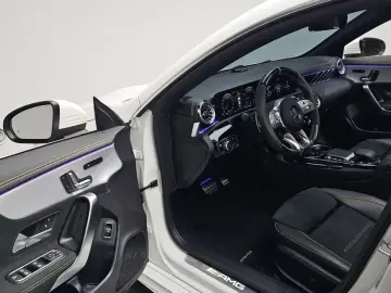 2022 Mercedes-Benz CLA с пробегом 27 682 км