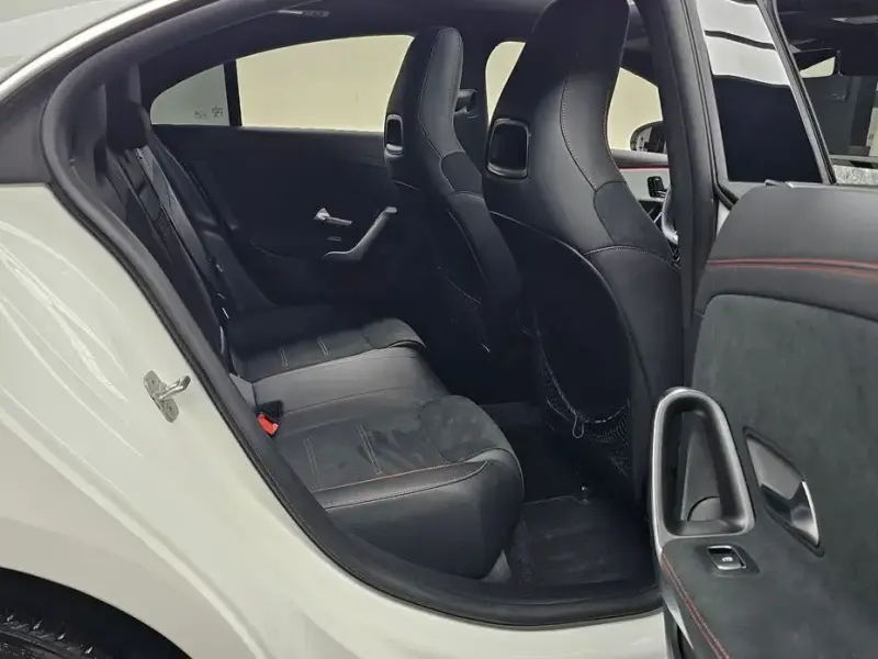 2023 Mercedes-Benz CLA с пробегом 12 632 км