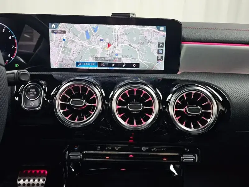 2023 Mercedes-Benz CLA с пробегом 12 632 км