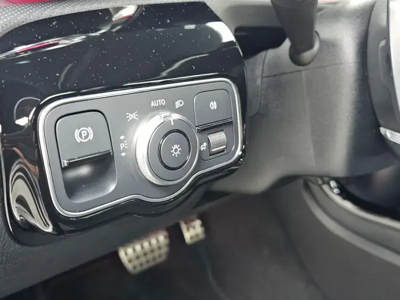 2023 Mercedes-Benz CLA с пробегом 12 632 км
